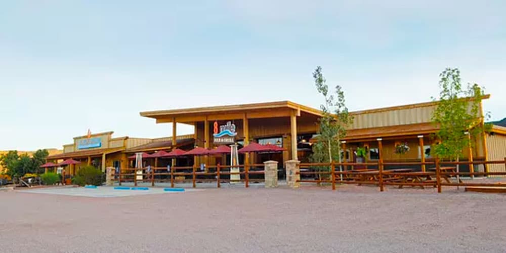 Eight Mile Bar & Grill
